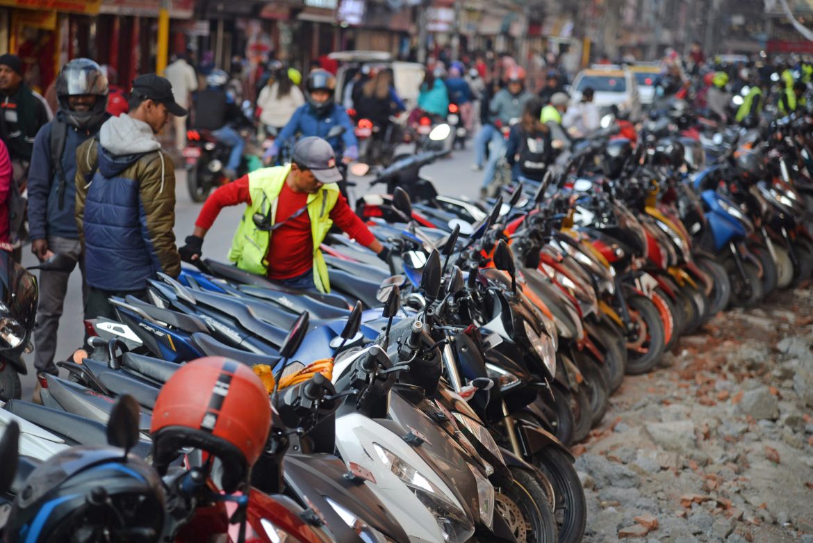 new_road_parking_DSC_6184_rpyar0IrrE